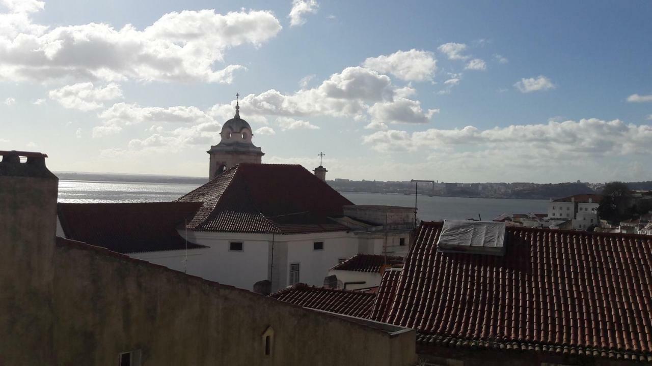 River By Nau - Alfama, Lisbon