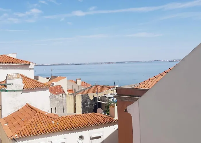 River By Nau - Alfama, Lisbon